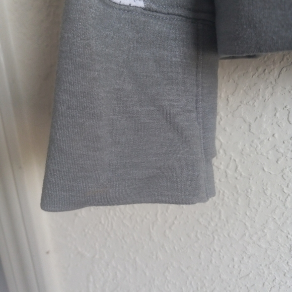 Under Armour Pullover - Picture 4 of 8